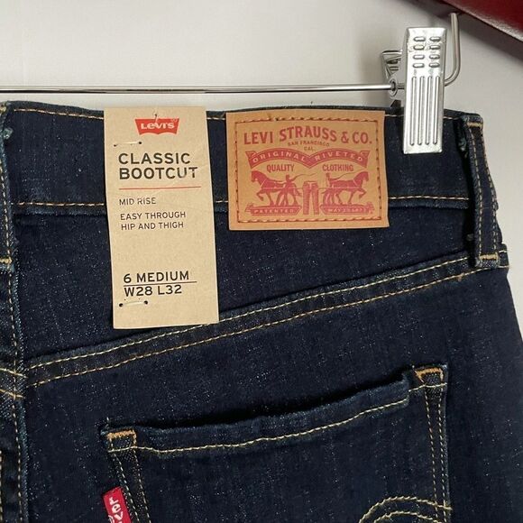 Levi's Classic Bootcut Jeans Dark Wash Size 6/ 28 - Picture 5 of 7